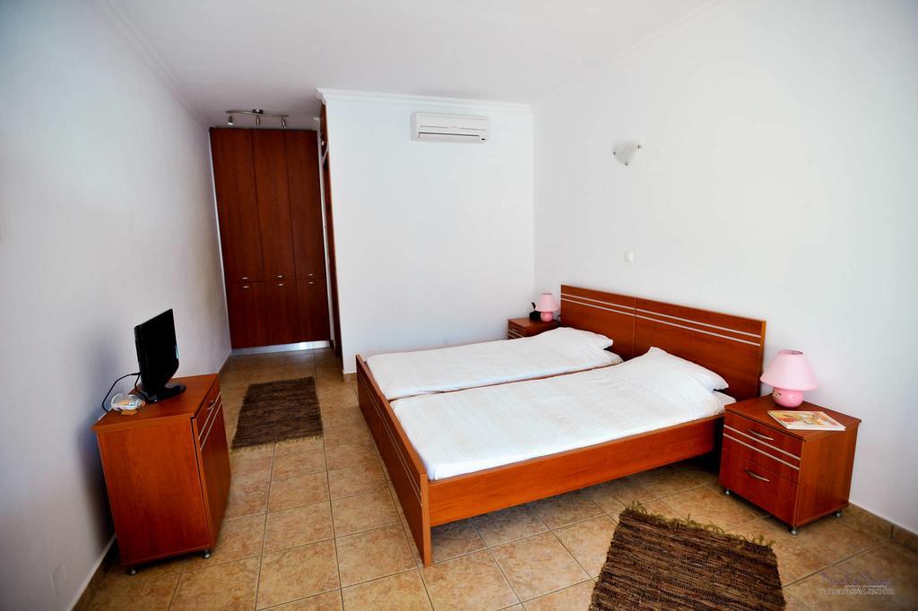 Kleanthi And Kostas Studios Simi Zewnętrze zdjęcie